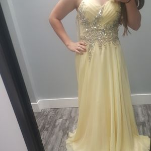 Yellow prom gown